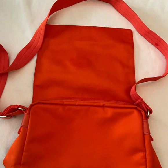 Longchamp Le Pliage Messenger Bag Crossbody Bag in Orange - Picture 8 of 13